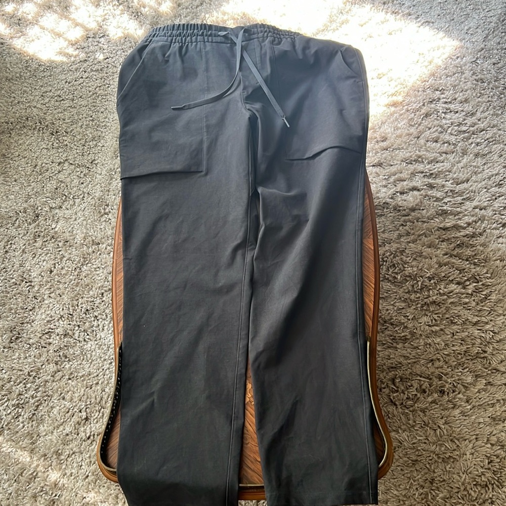 Lululemon stretchy cargo pants!